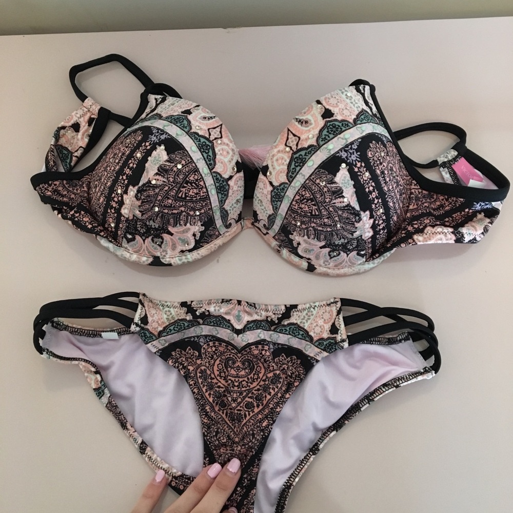 Victoria’s Secret Bathing Suit Top